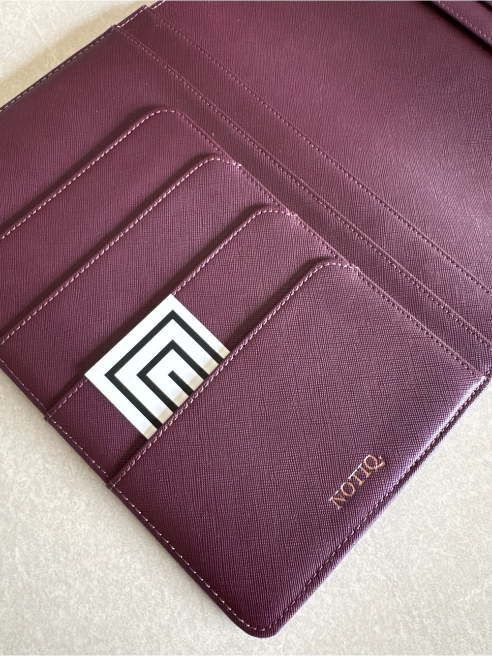 Notiq HP Classic 9 Disc - Discbound Folio Desk Agenda Cover - Mulberry Saffiano - Picture 4 of 11